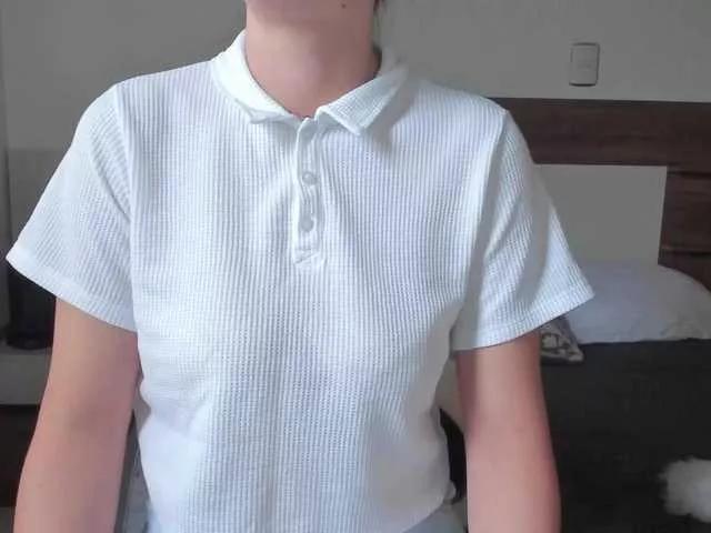-fullmoon on BongaCams 