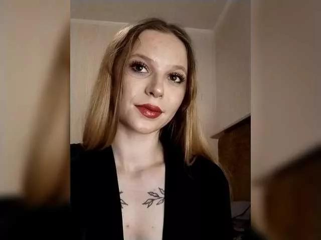 Cute 1biscuit1 wants you to fuck her body now 1biscuit1 from BongaCams