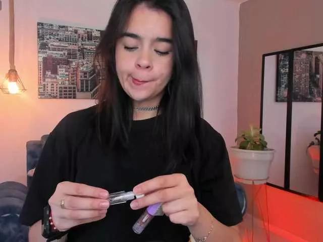 alanasmiith1 on BongaCams 