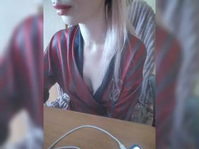 Alexi12 from BongaCams