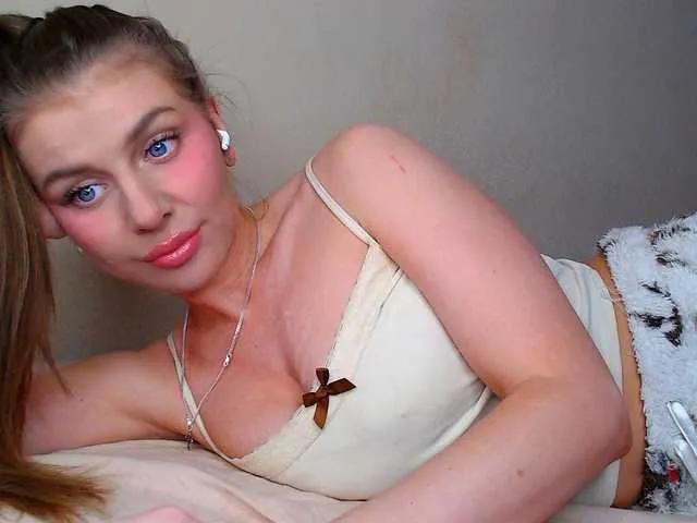 aliceTurner21 from BongaCams