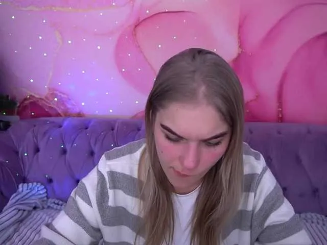 AlinaLemon from BongaCams