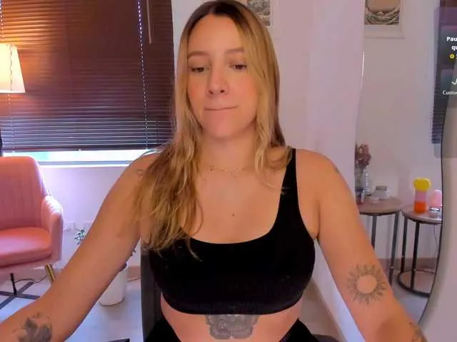 The surprising Ameliegraham - slutty webcam slut ready to peak ameliegraham from BongaCams