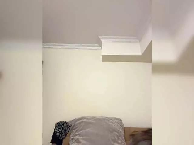 Masturbate to 18 years old AndreElis from BongaCams AndreElis from BongaCams