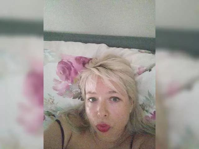 AnnaSexyOne on BongaCams 