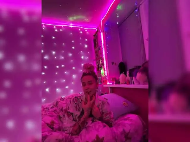 Anuskatz from BongaCams