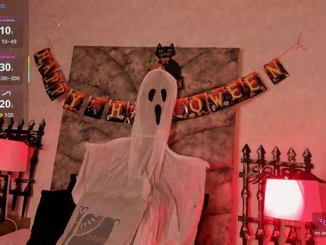 Join AriBaker, she wants to masturbate for you AriBaker from BongaCams