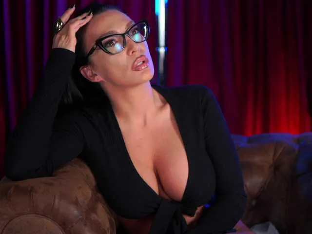 AstridVex from BongaCams