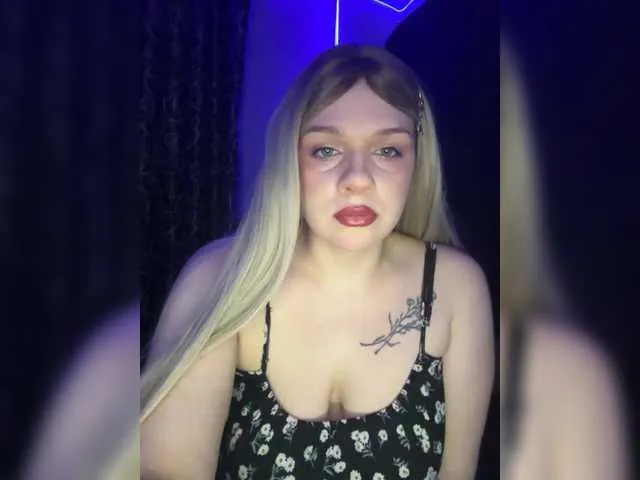 Appealing Avrora-min0 gets nude and orgasm while being viewed Avrora-min0 from BongaCams