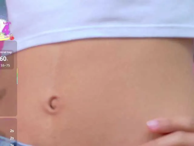 Bicurious sexiness: Beautifulskinny18 gets bare naked while caressing her clitoris on camera Beautifulskinny18 from BongaCams