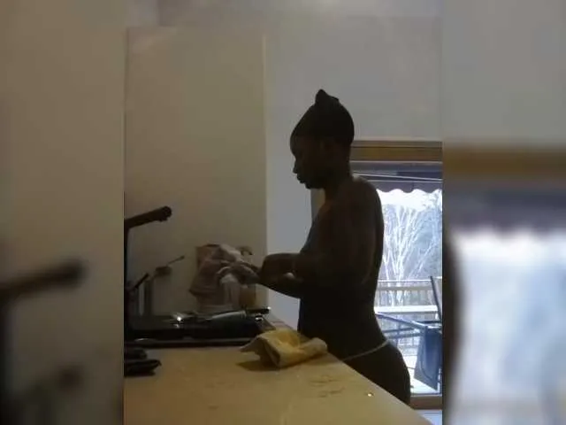 BradBubble from BongaCams