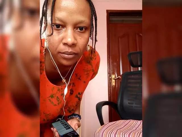 Explore CandyLove, she wants to masturbate for you CandyLove from BongaCams