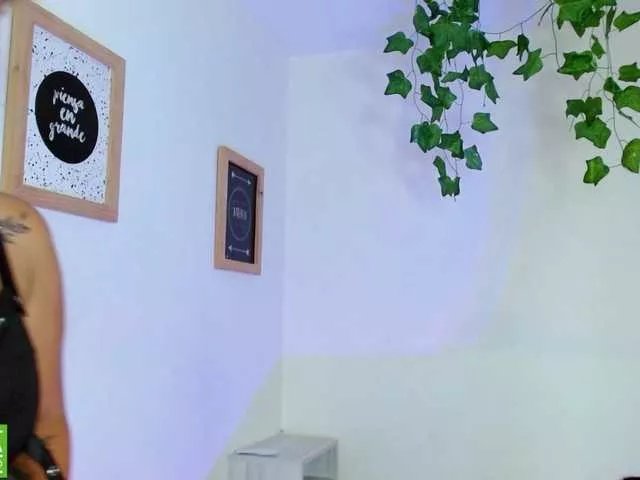 Freechat carlabeer on BongaCams