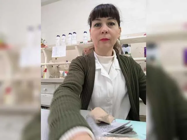 caroliiine from BongaCams