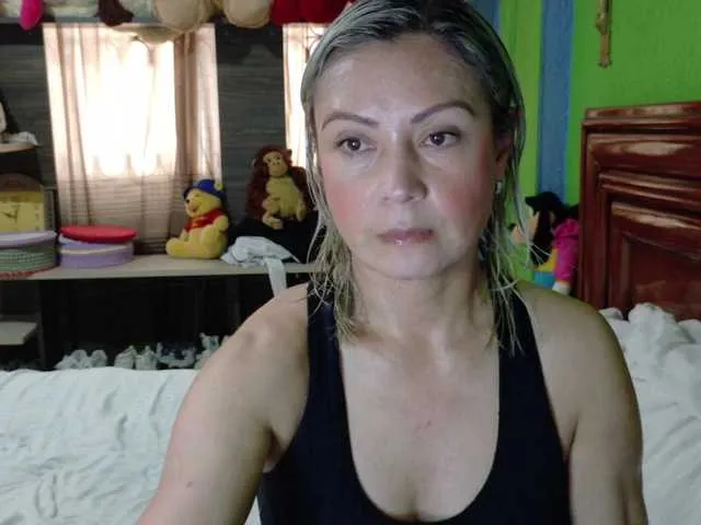 Discover Charlizetheron1, she wants to masturbate for you Charlizetheron1 from BongaCams