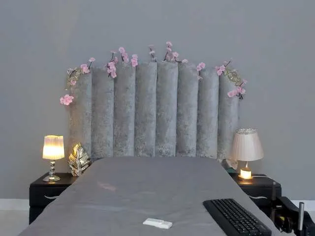 Chloe- from BongaCams