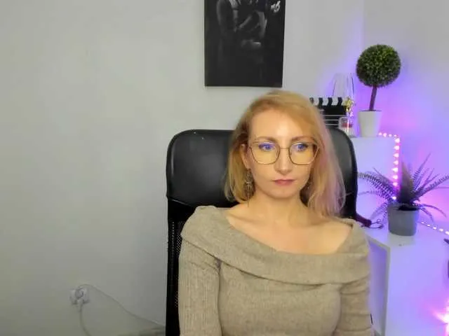 Saucy indulgence with the spicy CinderellaMoon from BongaCams laying bare online CinderellaMoon from BongaCams