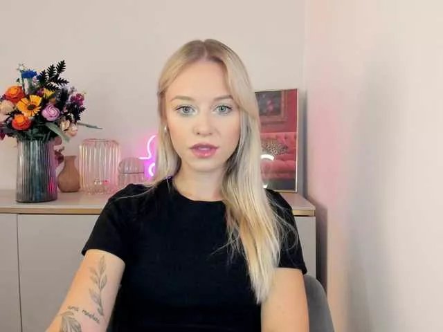 Offline CindyGlam on BongaCams