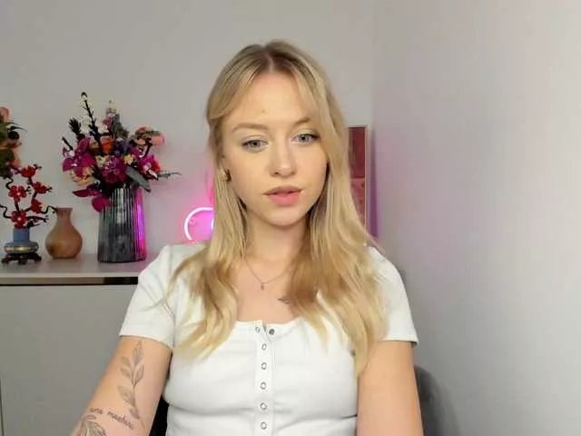 Offline CindyGlam on BongaCams