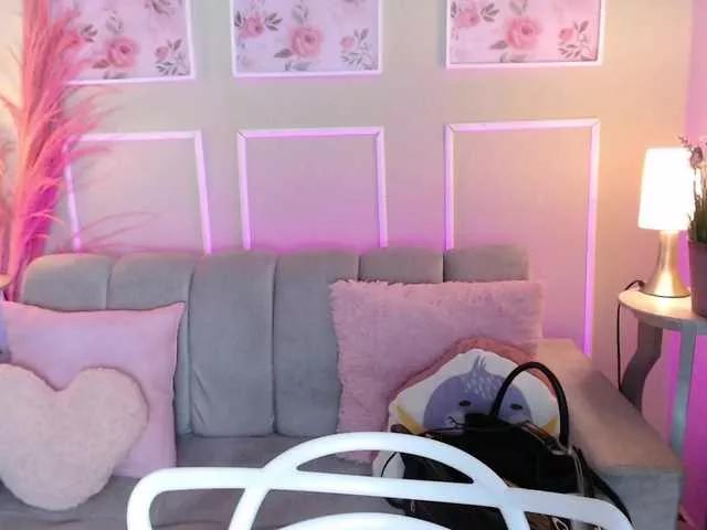 Try hot slut CurlyDani CurlyDani from BongaCams