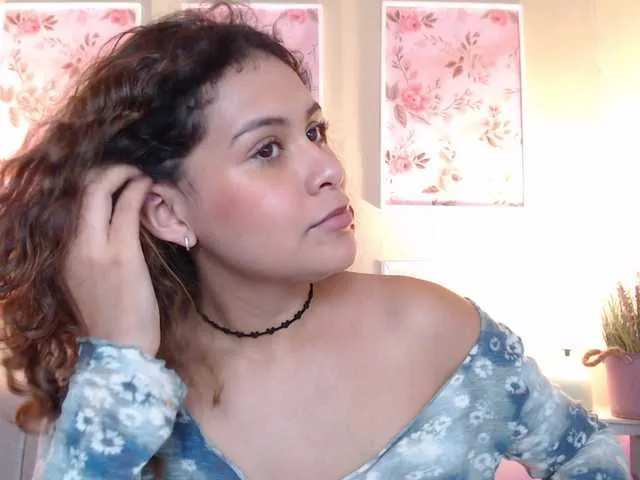 CurlyDani from BongaCams