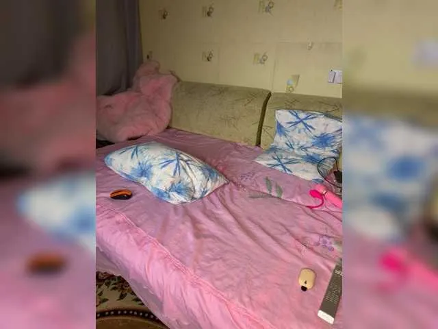 Daisy123 from BongaCams