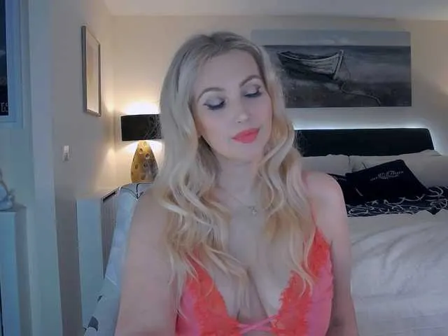 DeliciousAlba from BongaCams