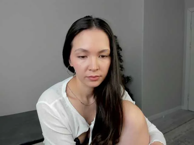 elina-syui from BongaCams