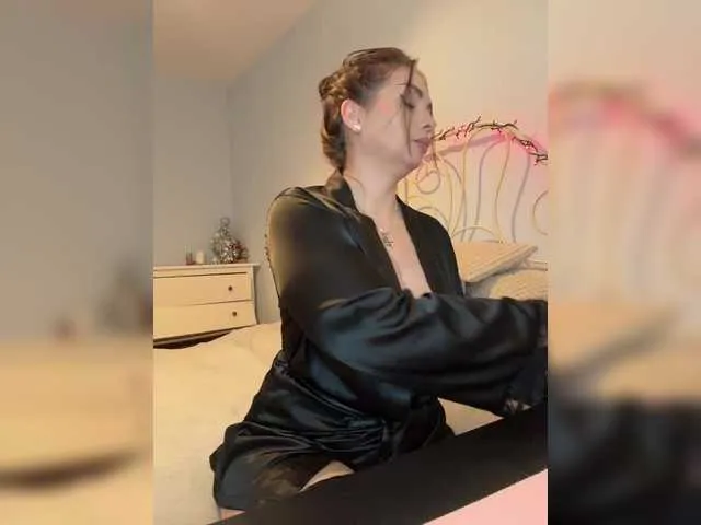 ElisCat from BongaCams