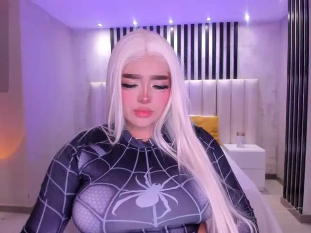 ElizabethBennet from BongaCams