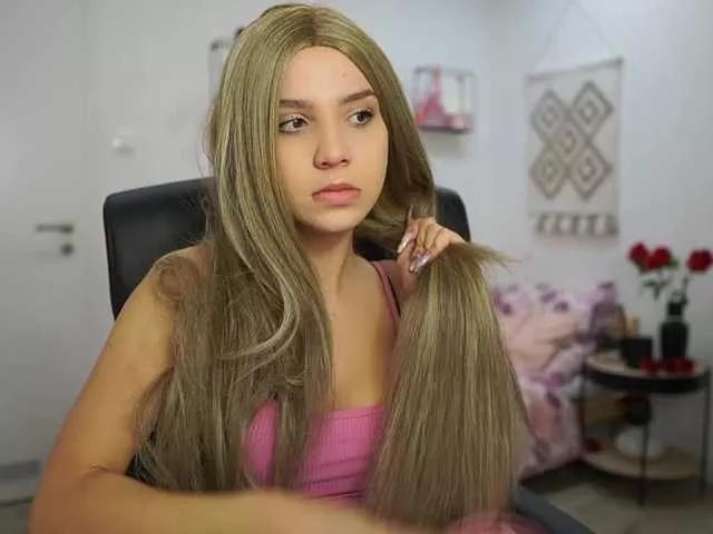 Sweet EvelynCage wants you to fuck her body now EvelynCage from BongaCams