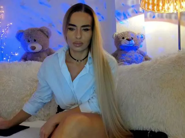 FeralFoxy from BongaCams