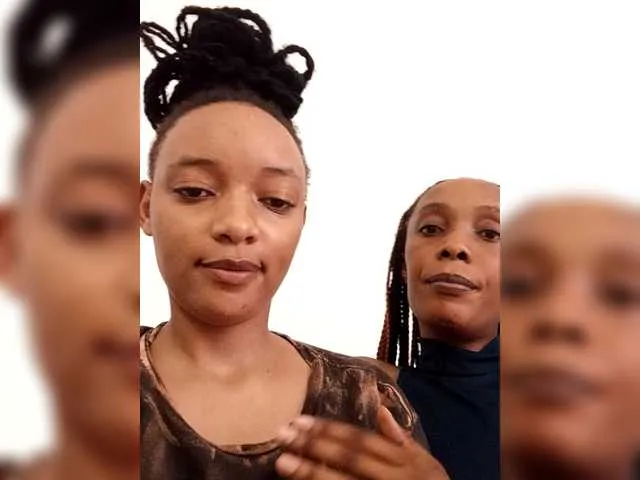 Freaky delight with the curvy Freakyqueens from BongaCams uncovering on webcam Freakyqueens from BongaCams