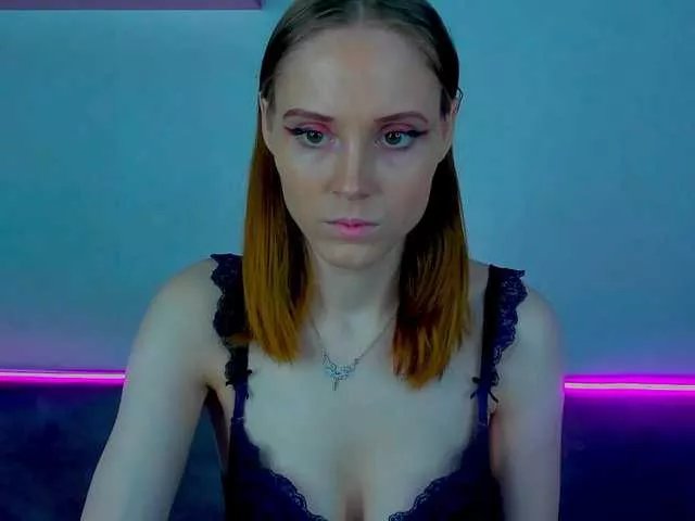 Offline GinaLovely on BongaCams