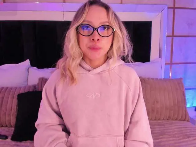 GretaVelvet from BongaCams