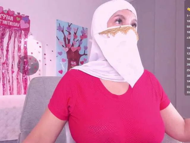 Hannaa-Dolly from BongaCams