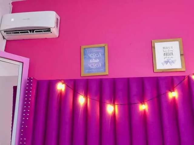 Discover Hornysweetebony, she wants to masturbate for you Hornysweetebony from BongaCams