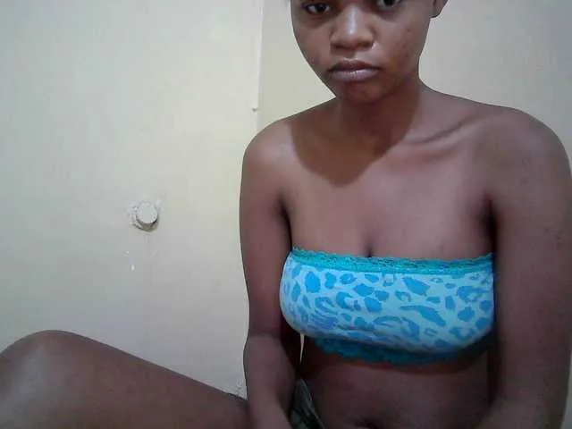 Hotdreamteen001 from BongaCams