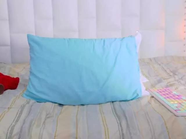 Check out sweet camwhore Indiancutiie Indiancutiie from BongaCams