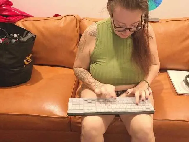 JadeStarUK from BongaCams