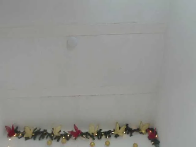 Bicurious sexiness: Japonesahot01 gets nude while fondling her bush in public Japonesahot01 from BongaCams