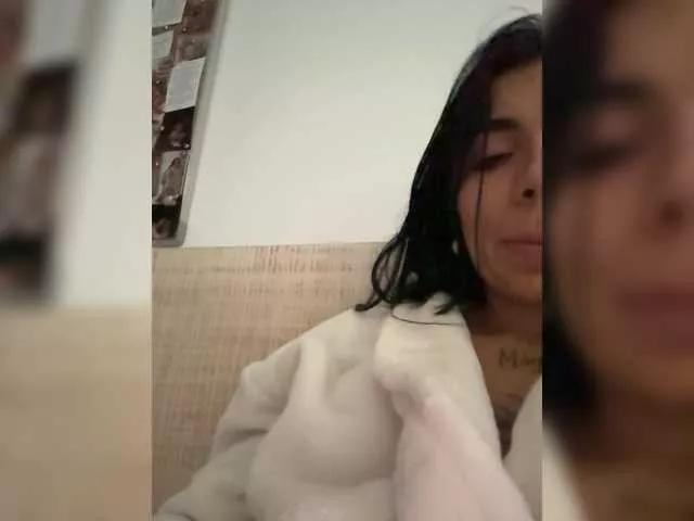 Discover Juanita-fox, she wants to masturbate for you juanita-fox from BongaCams