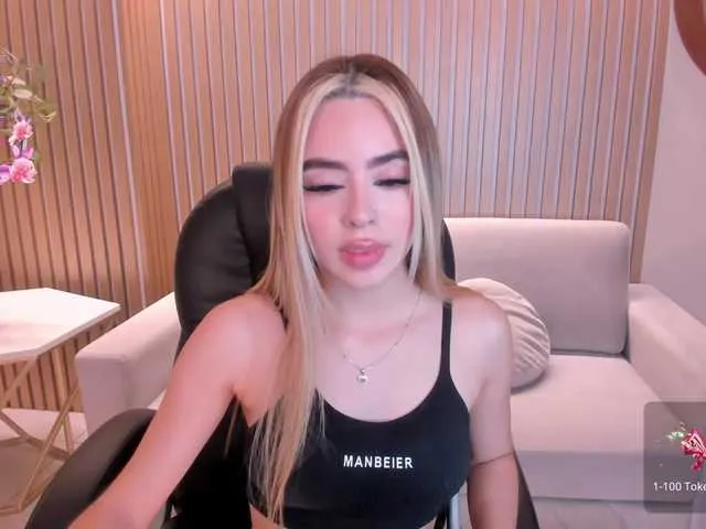 The surprising JuanitaClay - cute free adult webcam escort ready to climax JuanitaClay from BongaCams