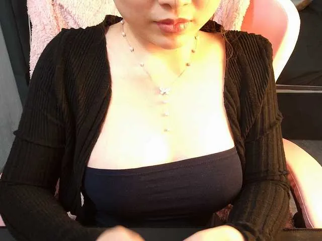 Julia98 from BongaCams