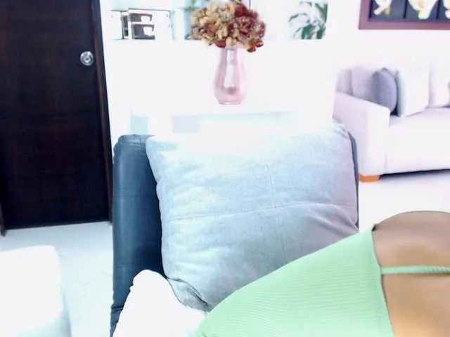 julietjohnson from BongaCams