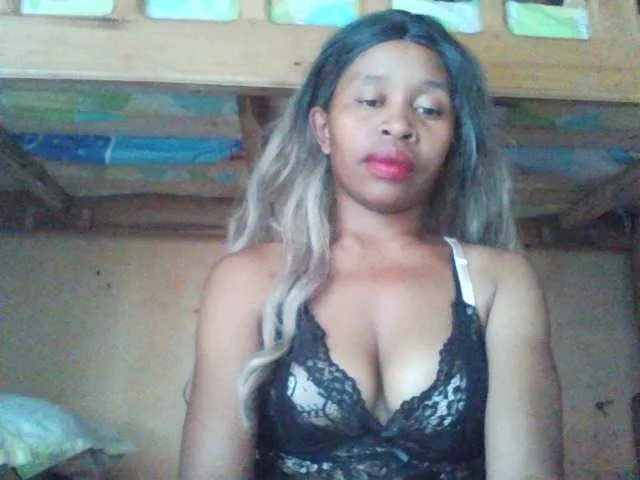 KarlaLuv from BongaCams