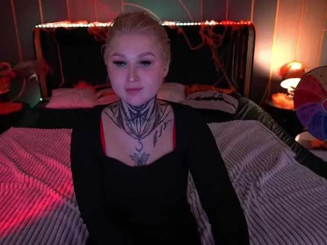 Explore sexy stripper KellyBabbe KellyBabbe from BongaCams