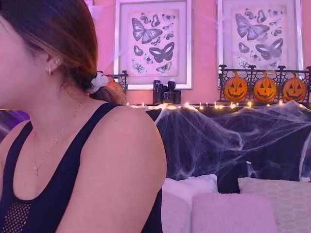 KimmyTails on BongaCams 