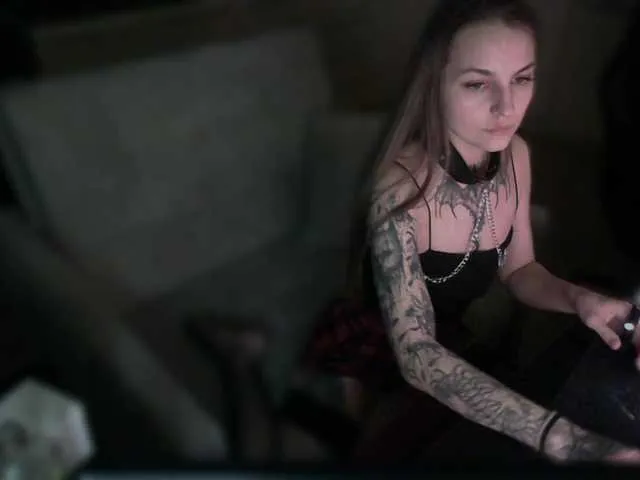 Captivating KrisVXN0 gets au naturel and orgasm while being looked at KrisVXN0 from BongaCams