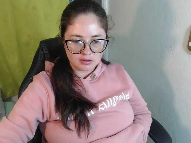 KrystalAdams from BongaCams